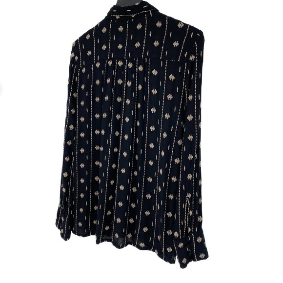 AMUSE SOCIETY Black Cream Embroidered Keyhole Long Sleeve Blouse Size M - Picture 12 of 15